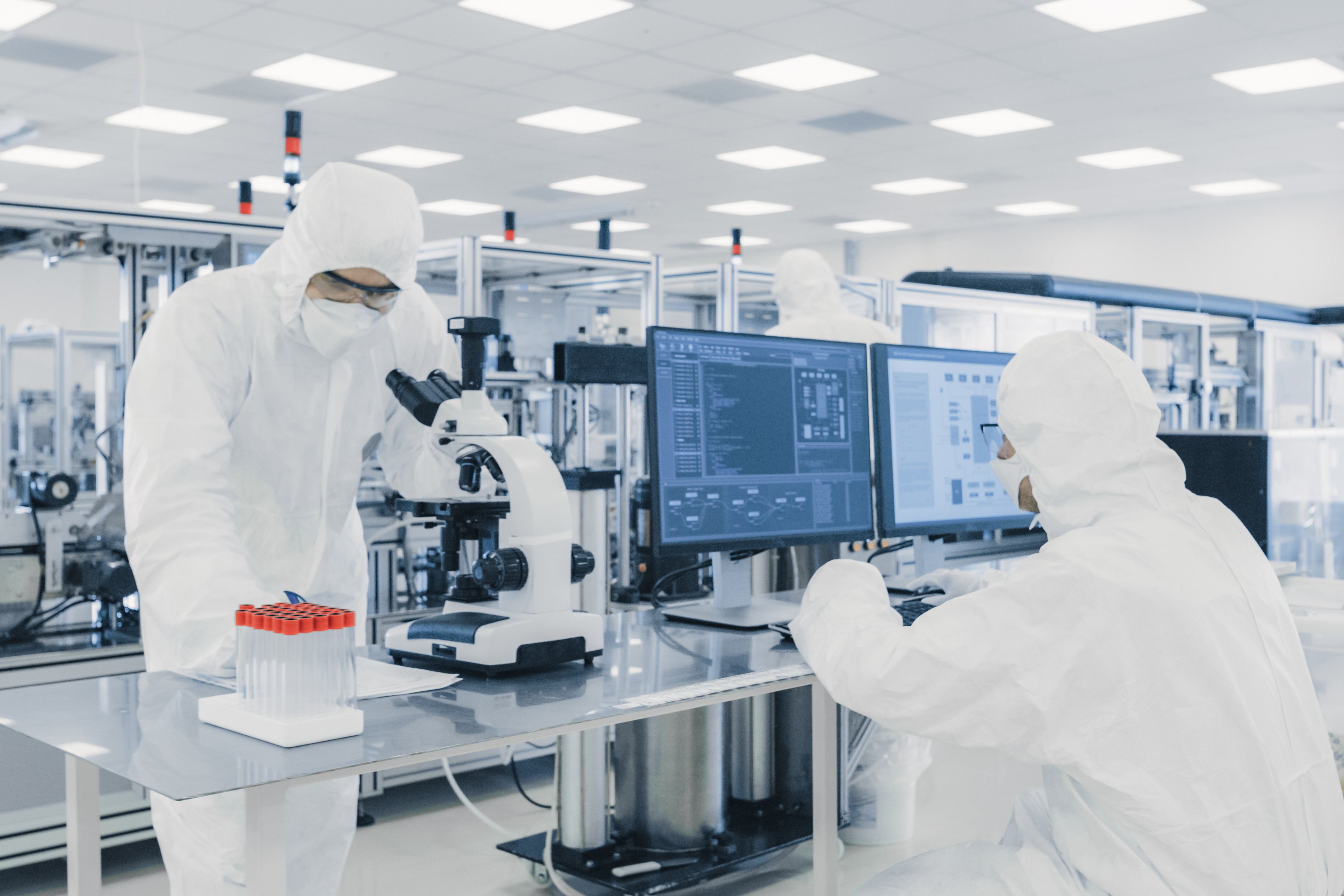 ensuring-compliance-and-quality-in-cleanroom-facilities-through-monitoring-systems
