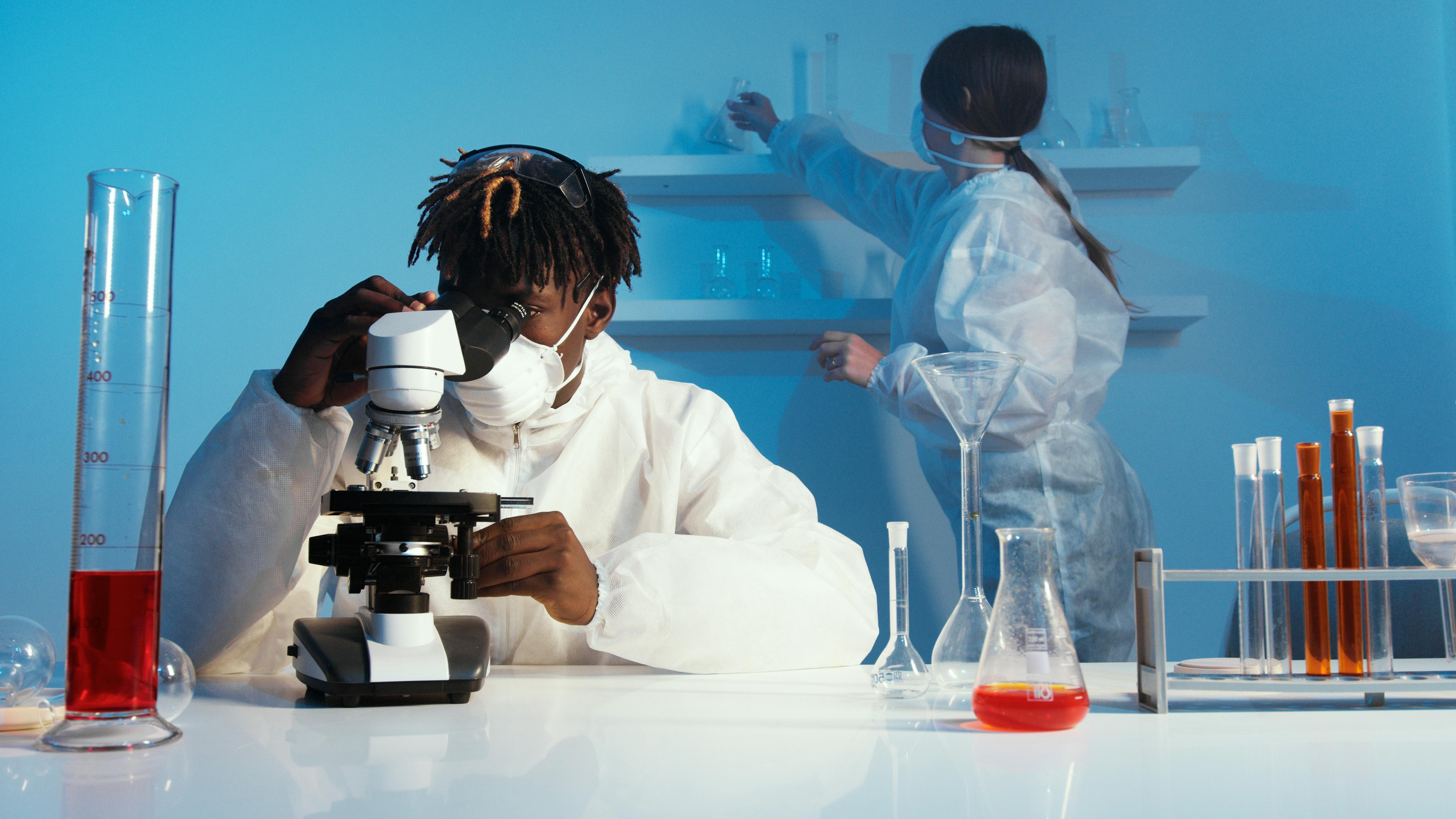 the-critical-importance-of-temperature-monitoring-in-the-biotech-and-pharmaceutical-industries:-enhancing-quality-and-safety